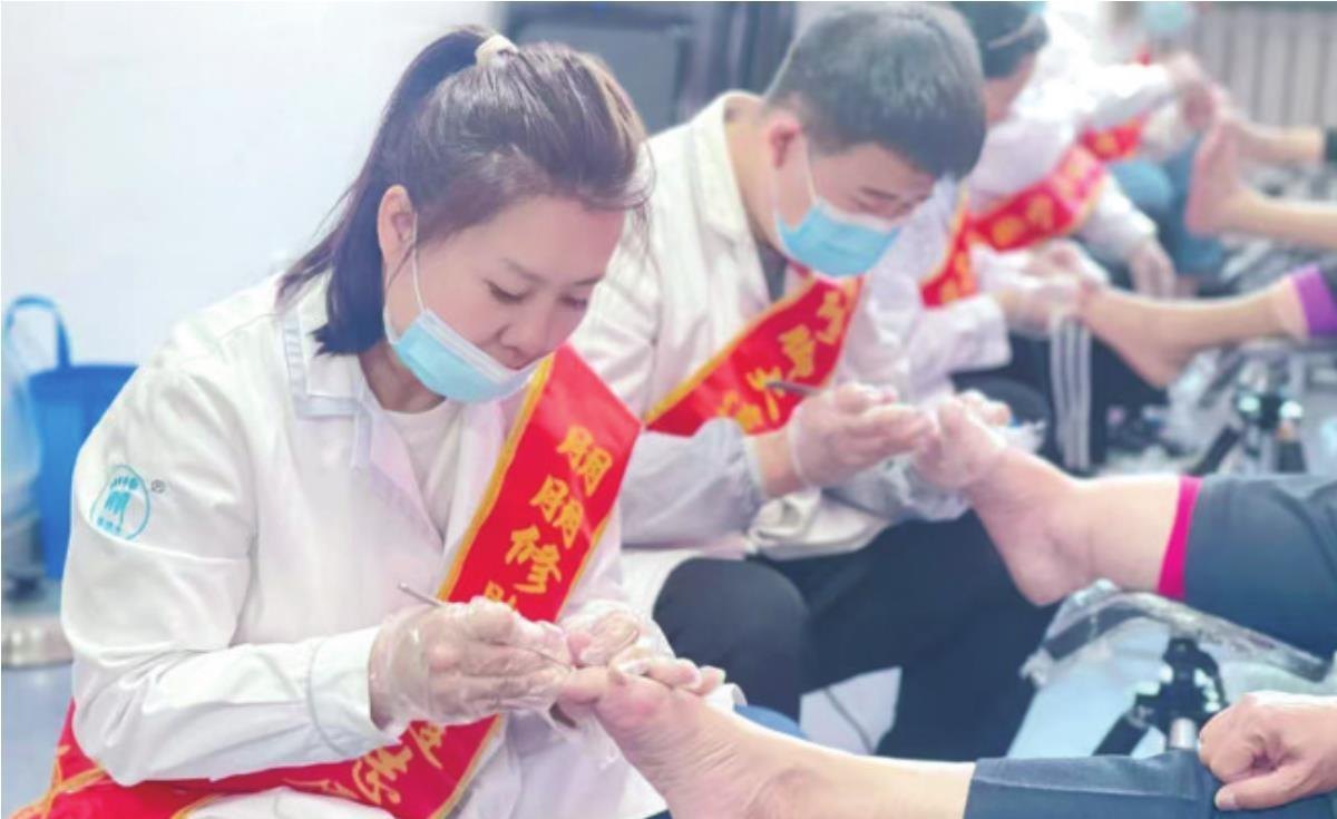 一把修脚刀闯出新天地 以劳模匠心培养五百余名追梦人